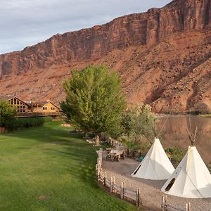 Red Cliffs Lodge